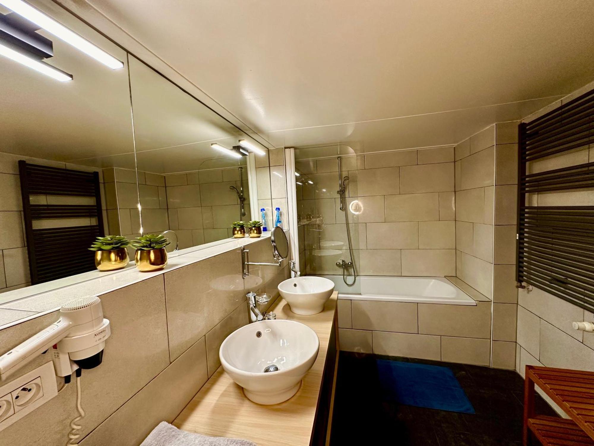 Luxury Suites Castel By Rikas Hotels Antwerpen Eksteriør bilde